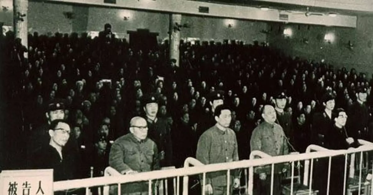 1976年群眾悼總理 姚文元日記狠批:要鎮壓殺人