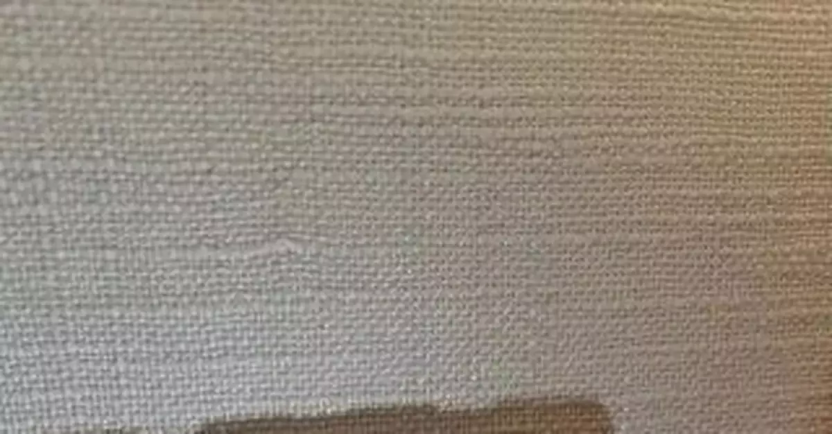 女子住酒店換2房均查出攝像頭！酒店竟回應...