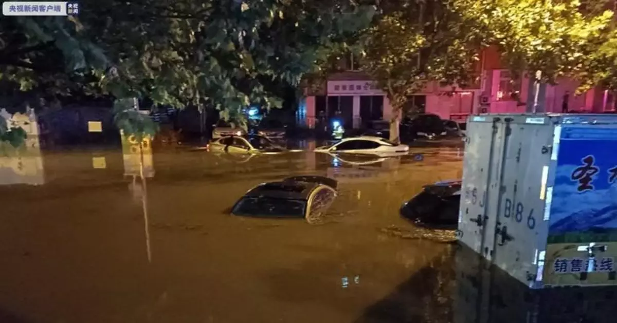 遼寧大連遭遇強降雨和冰雹天氣 城區出現雞蛋大冰雹