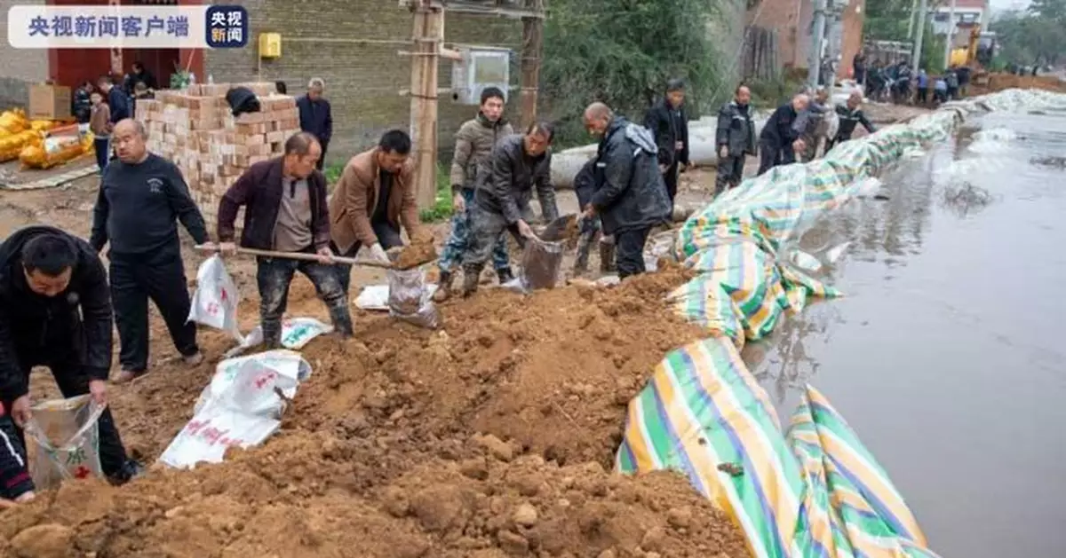 山西汾河新絳段出現決口 當地集中力量搶險