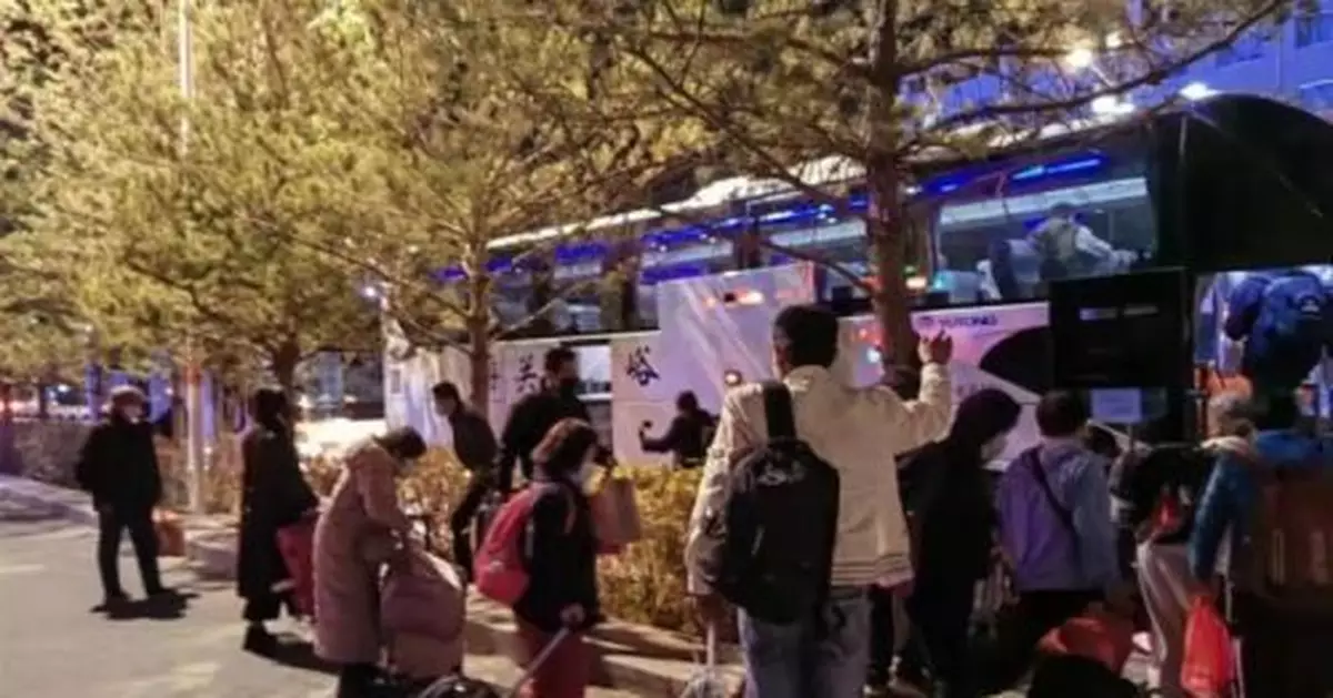 滯留甘肅旅行團陸續返程：疫去春來再訪絲路