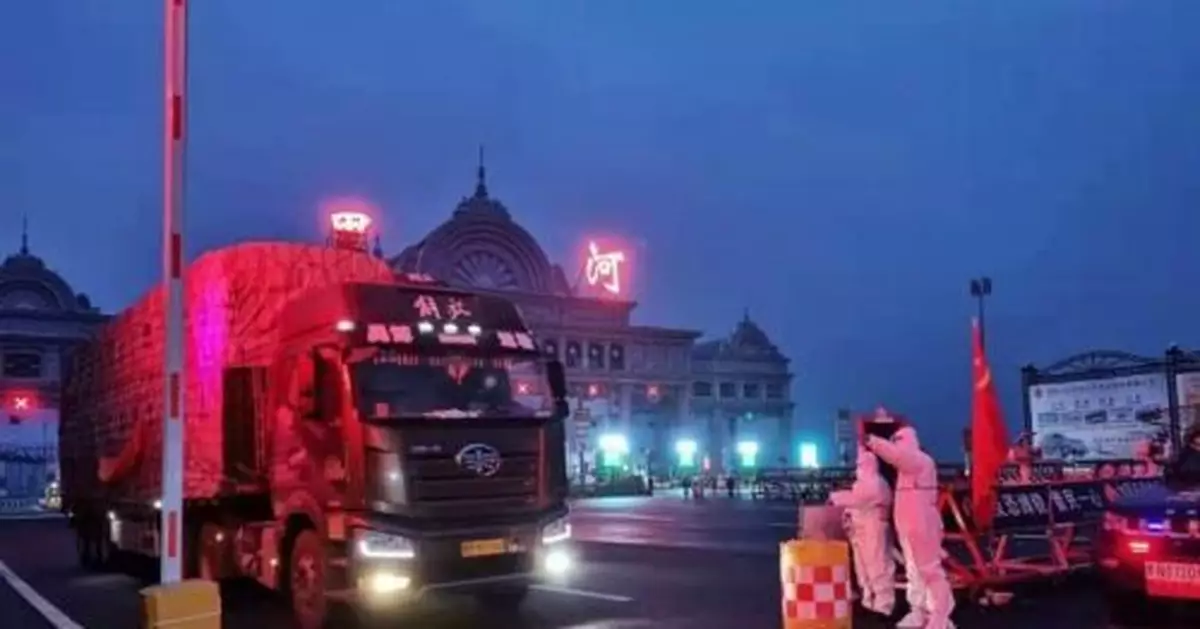 各地物資馳援中俄邊境 黑河：這波操作「很東北」