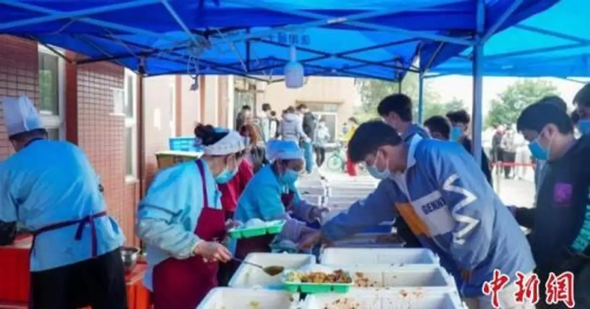 高校教授、博導組成的「疫下幫廚天團」