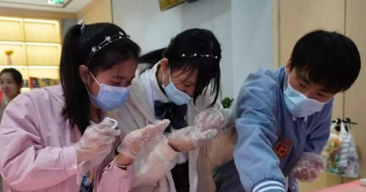 視障孩子的手工課：和大家在一起比較不寂寞