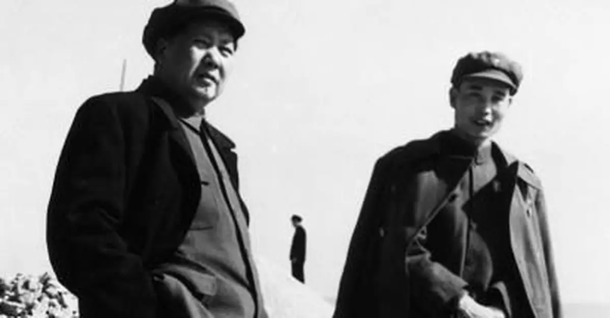 王芳同志生平照片