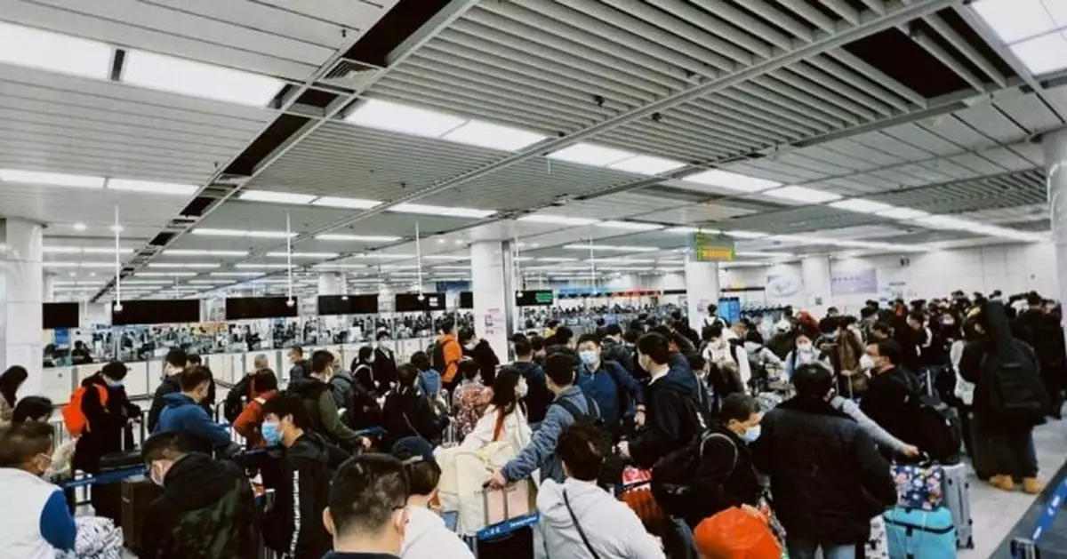 深圳灣口岸現人龍過關等足幾個鐘  提早檢疫等過年