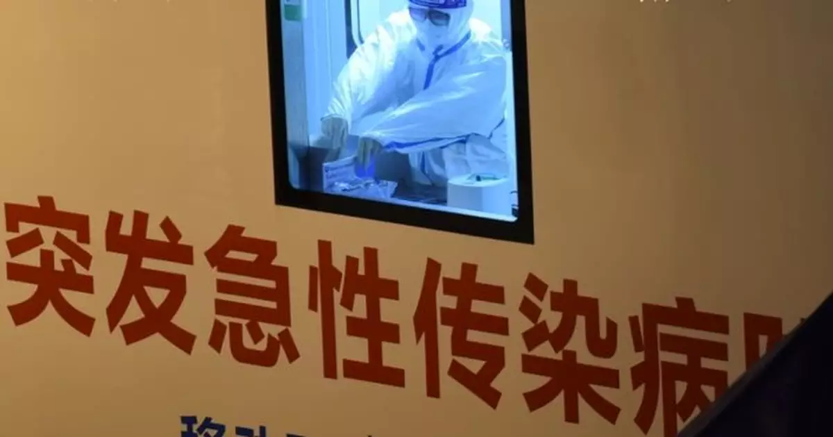 錦暉苑及重慶大廈等地污水帶病毒  陳帆視察檢測車運作