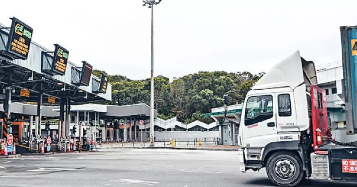 跨境運輸業界指300至400人被隔離檢疫 可開工司機少於50人