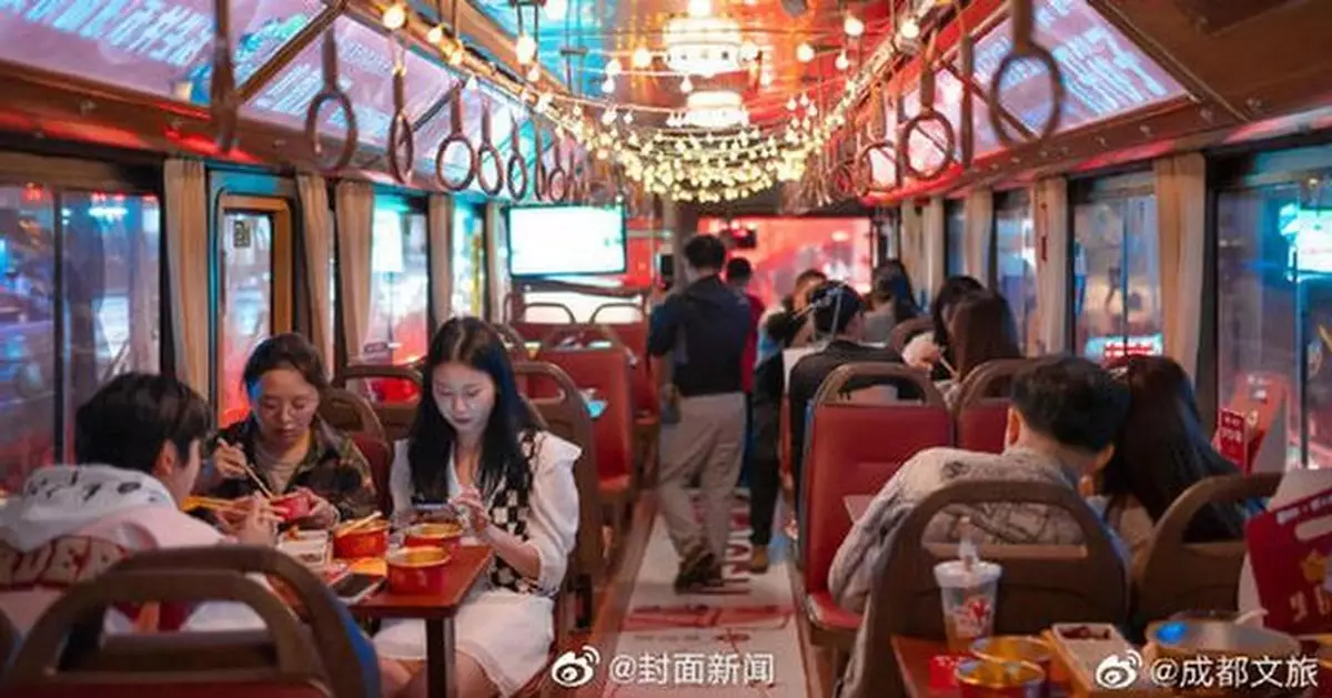 打邊爐結合夜遊！成都「麻辣火鍋巴士」火熱登場一次過滿足視味覺