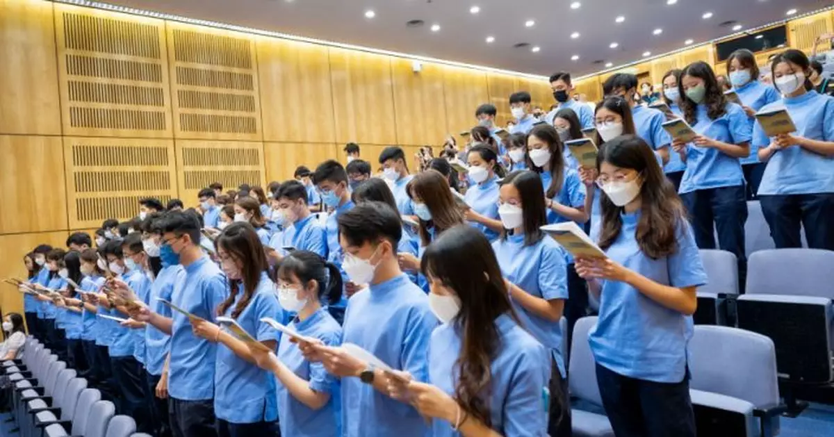 港大70名牙醫新生舉行臨床入門儀式 家長老師見證下宣誓