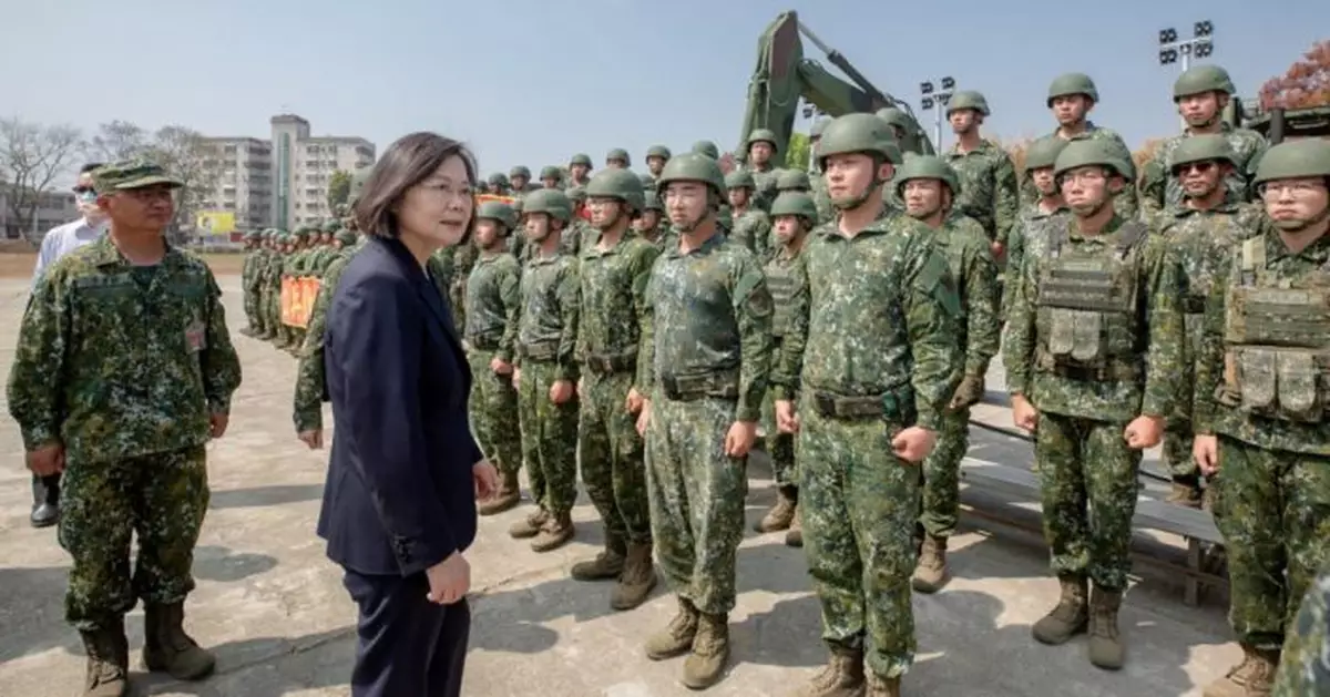 視察陸軍演練 蔡英文冀貼近實戰需求