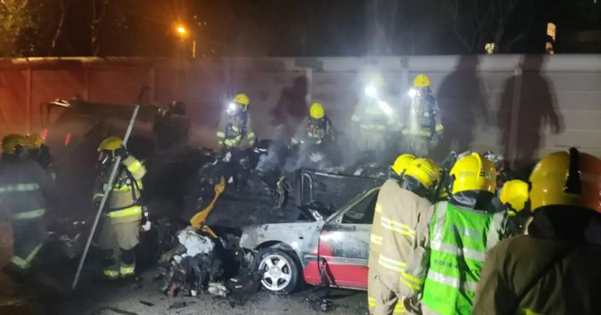 北大嶼山公路3車相撞釀火警 的士司機當場燒死