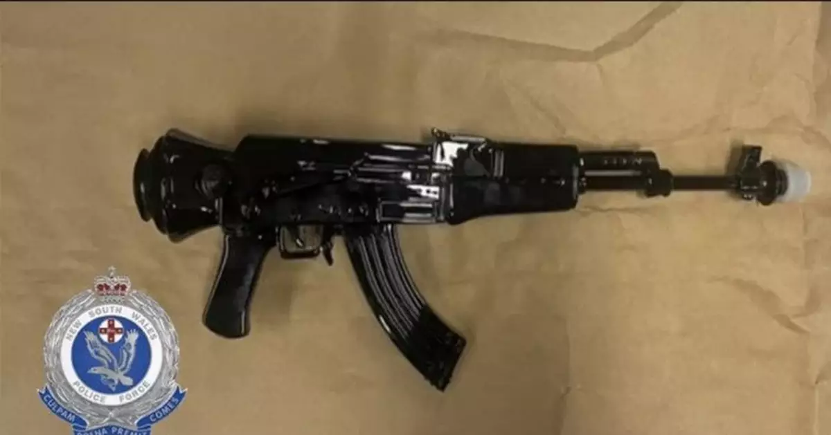 澳洲5旬男公然持「AK-47」出門惹恐慌 警大舉搜索竟揭為水煙斗