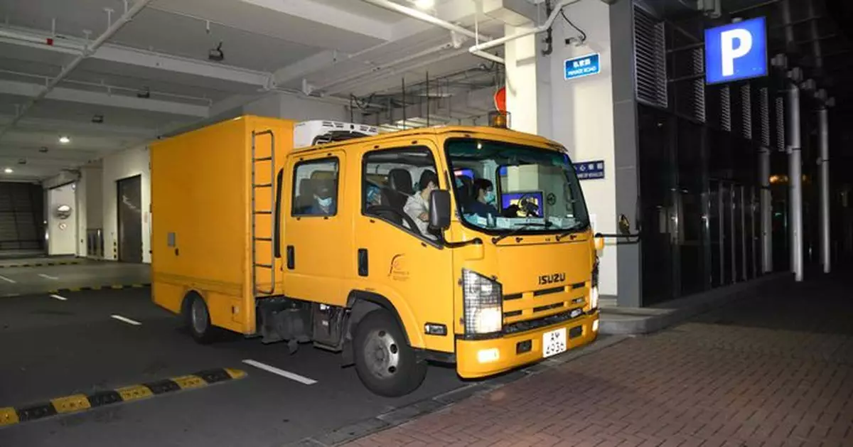 觀塘清潔工飛墮𨋢槽慘死 食環署仵工凌晨將遺體及殘肢舁送殮房