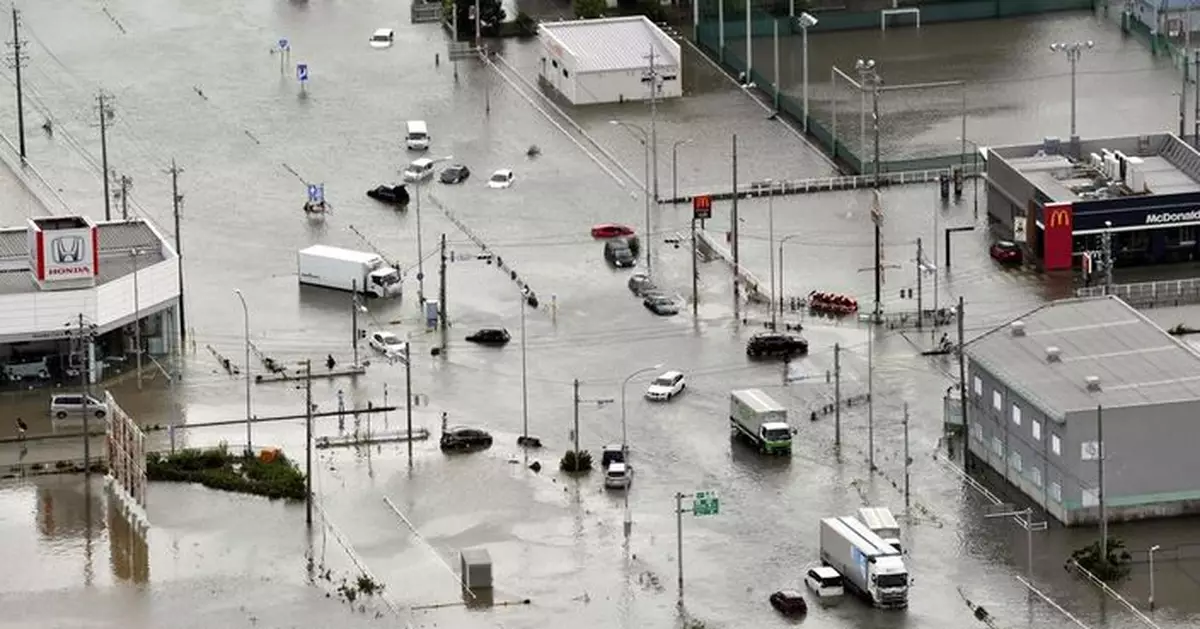 日本錄破紀錄暴雨多地交通大規模中斷 大批旅客滯留機場