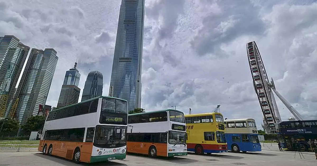 城巴中環海濱展出歷年巴士車款 包括珍寶、古董及退役巴