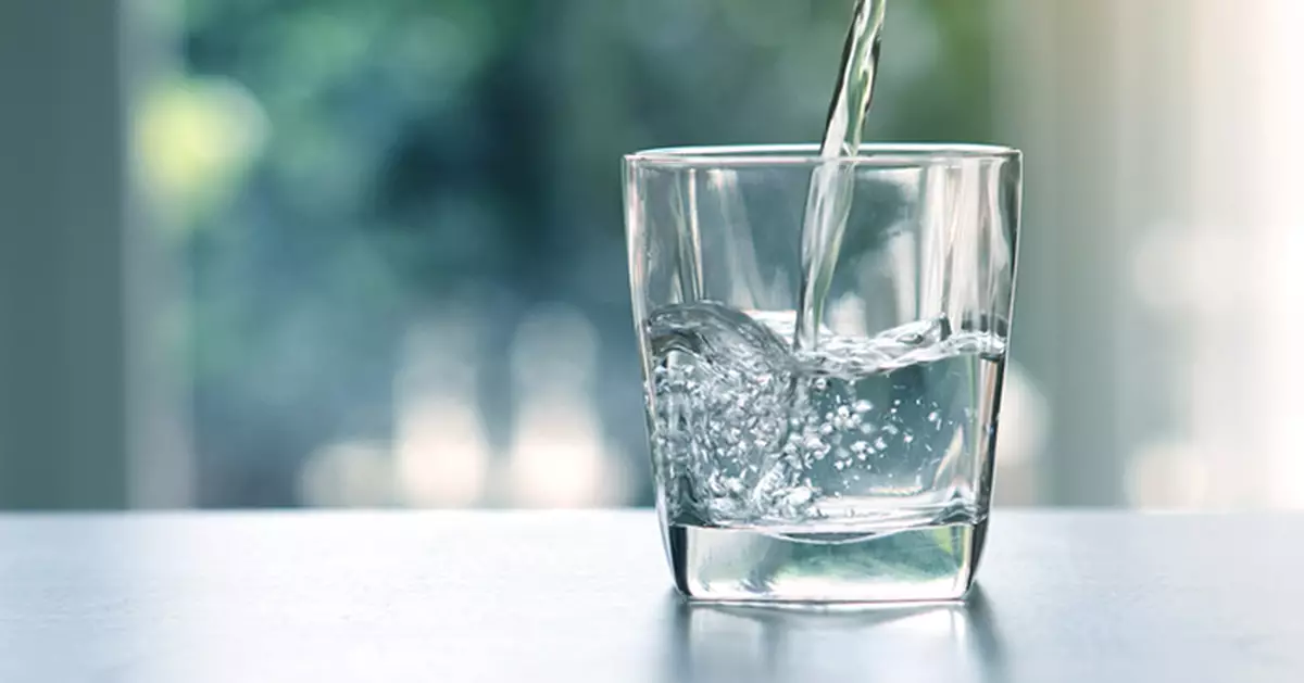 夏季飲清水並非最解渴 實測13款飲品補水效果排名