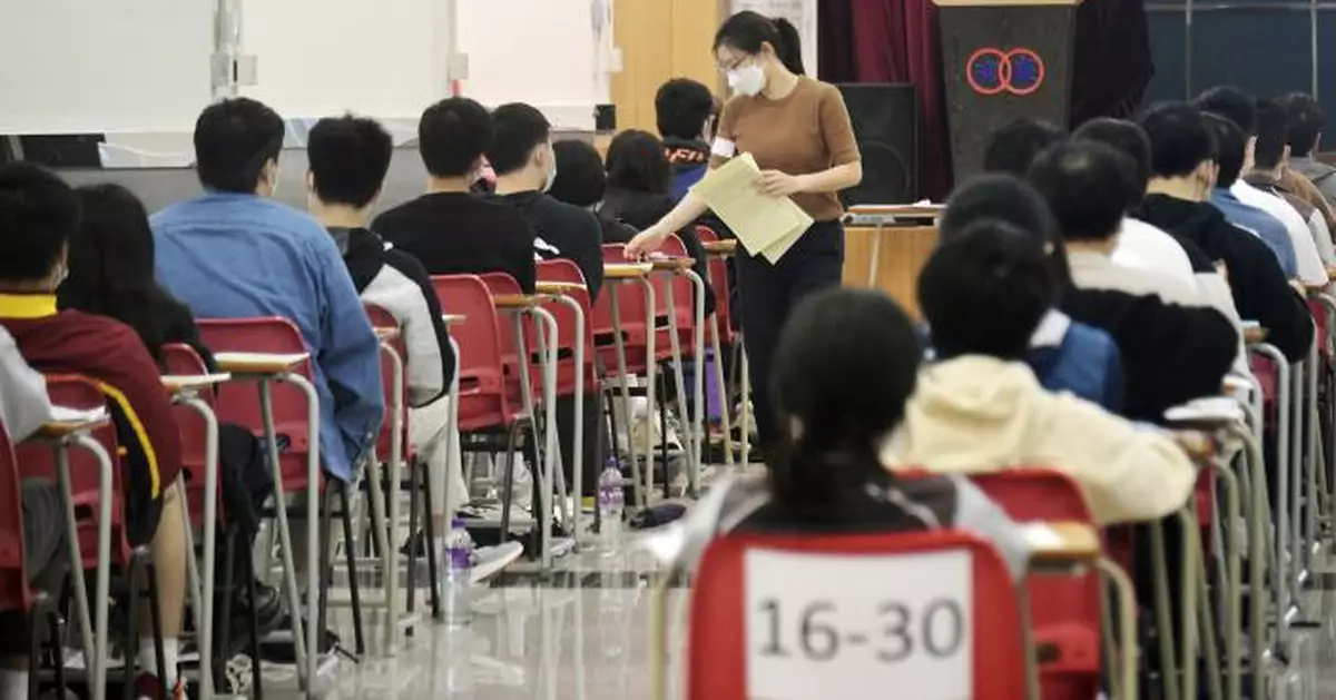 文憑試首日開考順利 八成考生用「報到易」簽到