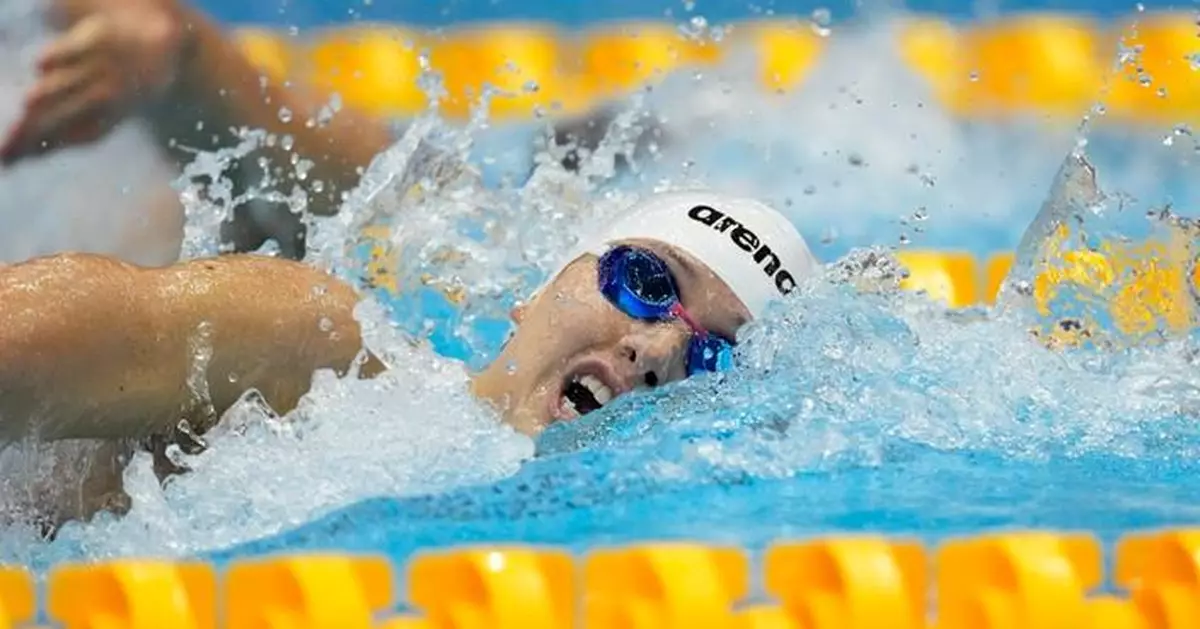 何詩蓓在世錦賽女子百米自由泳奪銀　劉震表示祝賀