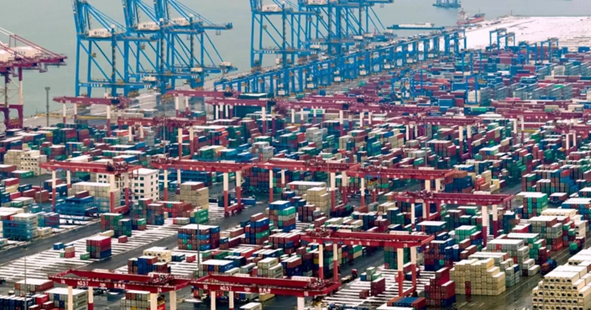 中國7月出口降14.5%   遜預期  近3年半最差。