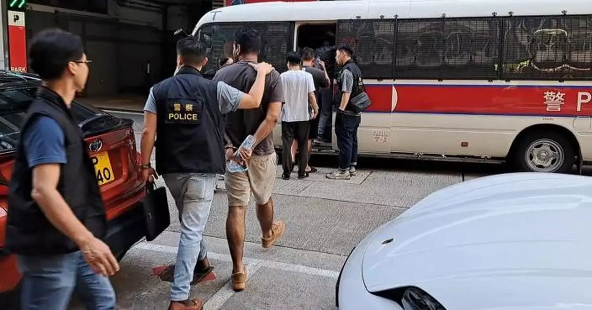 警油麻地搗非法釣魚機賭檔 拘12男女包括非華裔負責人