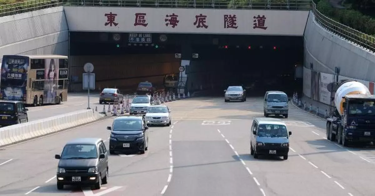 路政署擬於今年在西隧、東隧、獅隧及機場隧道合適路段重鋪路面