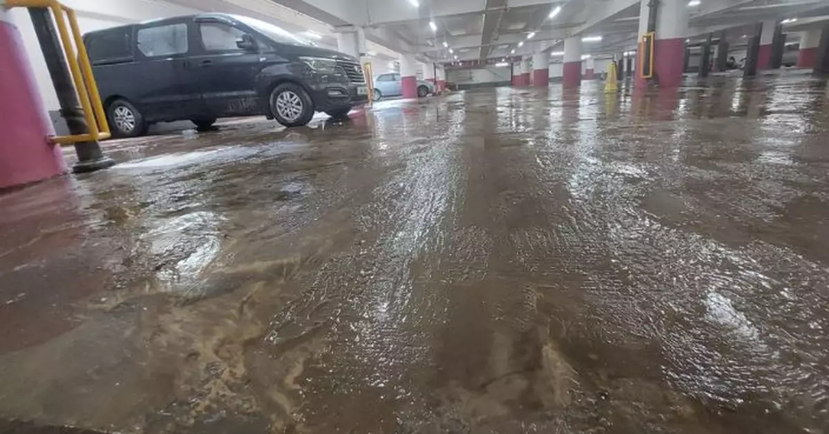 紅雨下柴灣環翠邨停車場水浸 網民高呼「又嚟料啦」