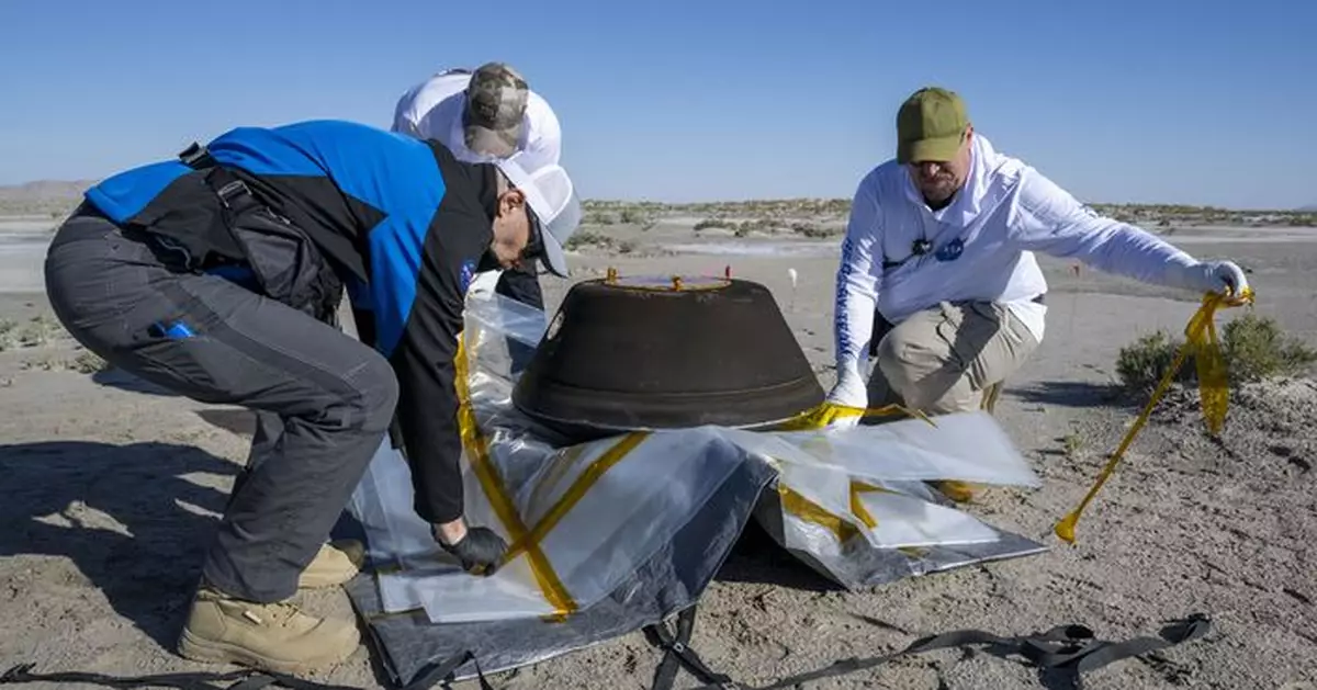 NASA載最大小行星樣本太空艙 降落猶他州沙漠