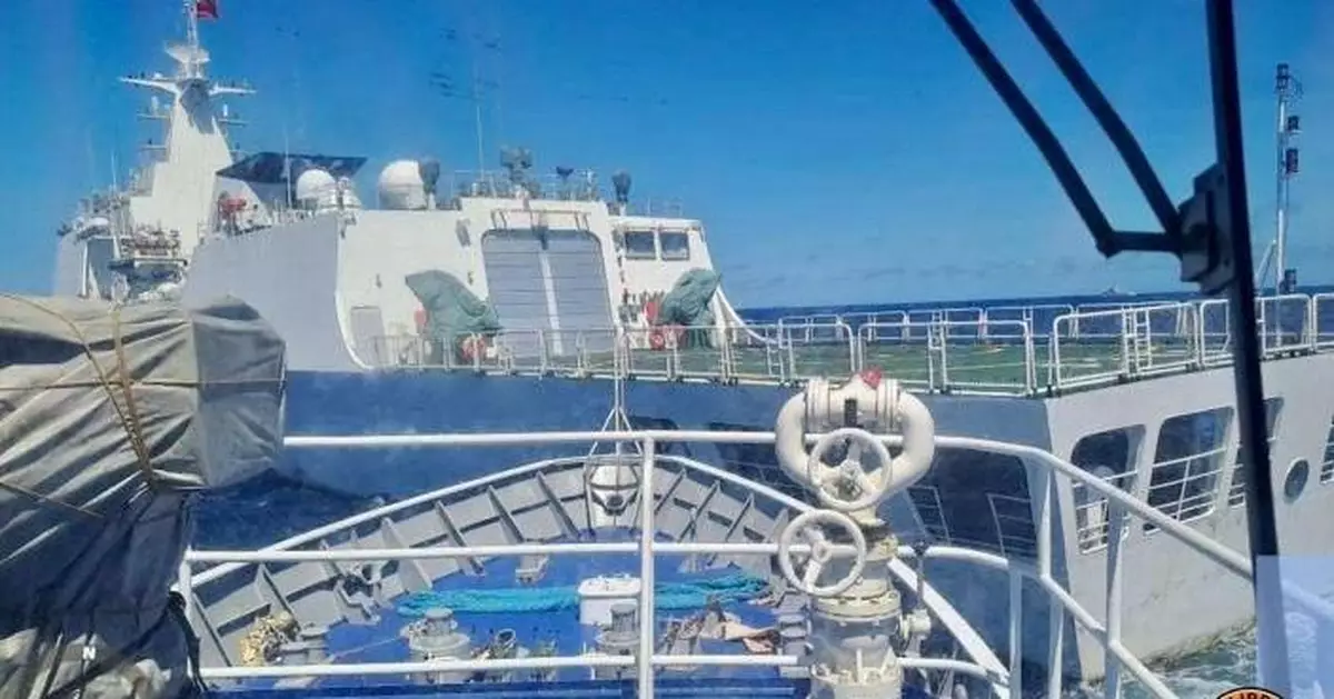 中國海警堅決反對菲船隻向「坐灘」軍艦運送違規建材