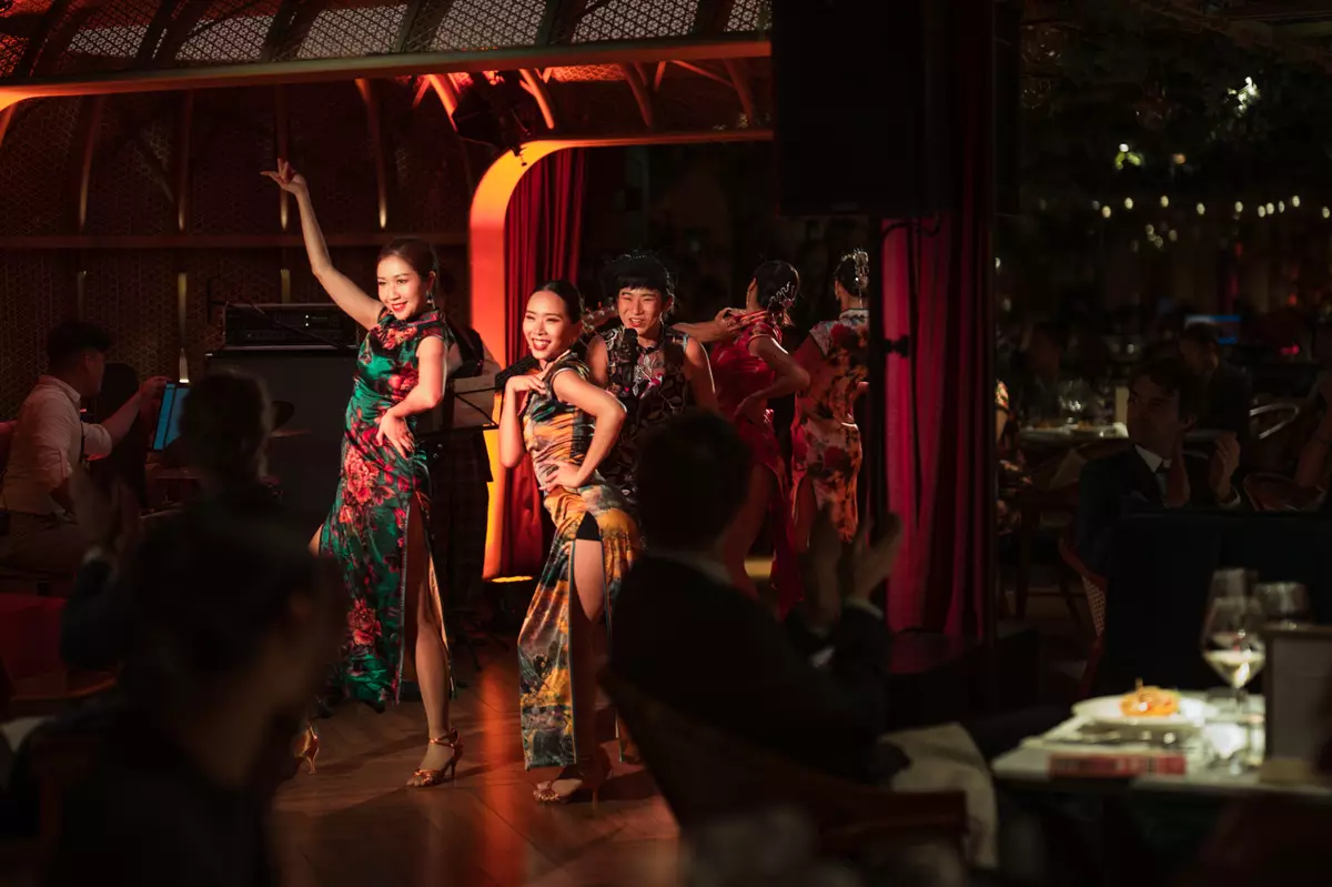 為了提高外界對皇都戲院的認識，新世界發展本月在HKGTA Town Club舉辧《皇都之夜2023》沉浸式歌舞晚宴，向皇都「小上海」歷史致敬。