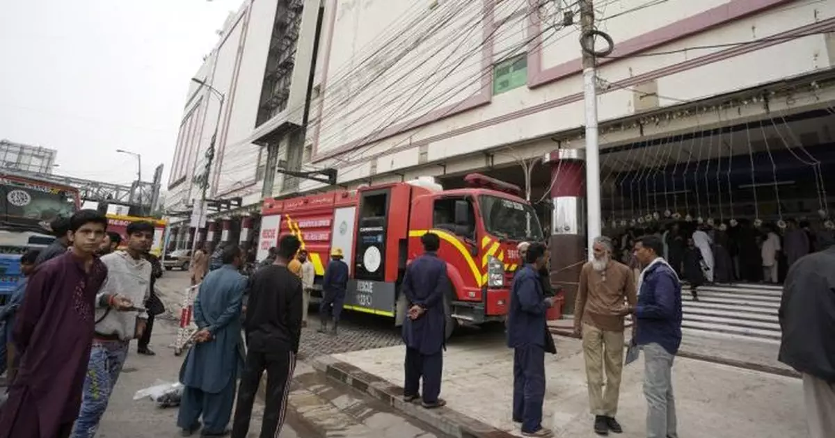 巴基斯坦南部城市購物中心火警 釀最少11死35傷