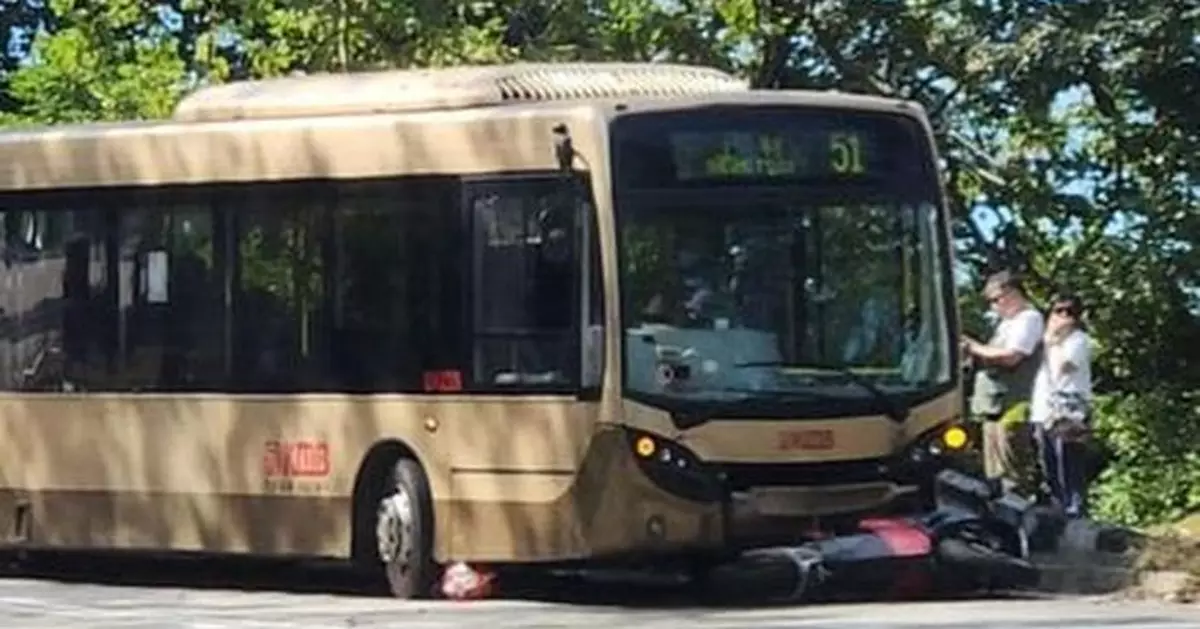 電單車荃錦公路與巴士相撞捲車底 60歲鐵騎士死亡