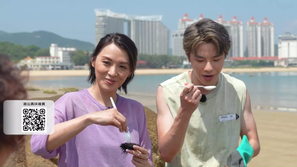 煒哥及正峰即捉即食海膽。