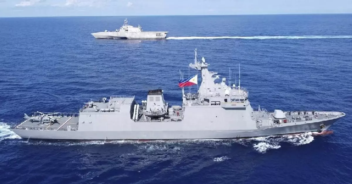 中國海警：依法管控菲方公務船 菲方：中方海警船以水炮阻撓