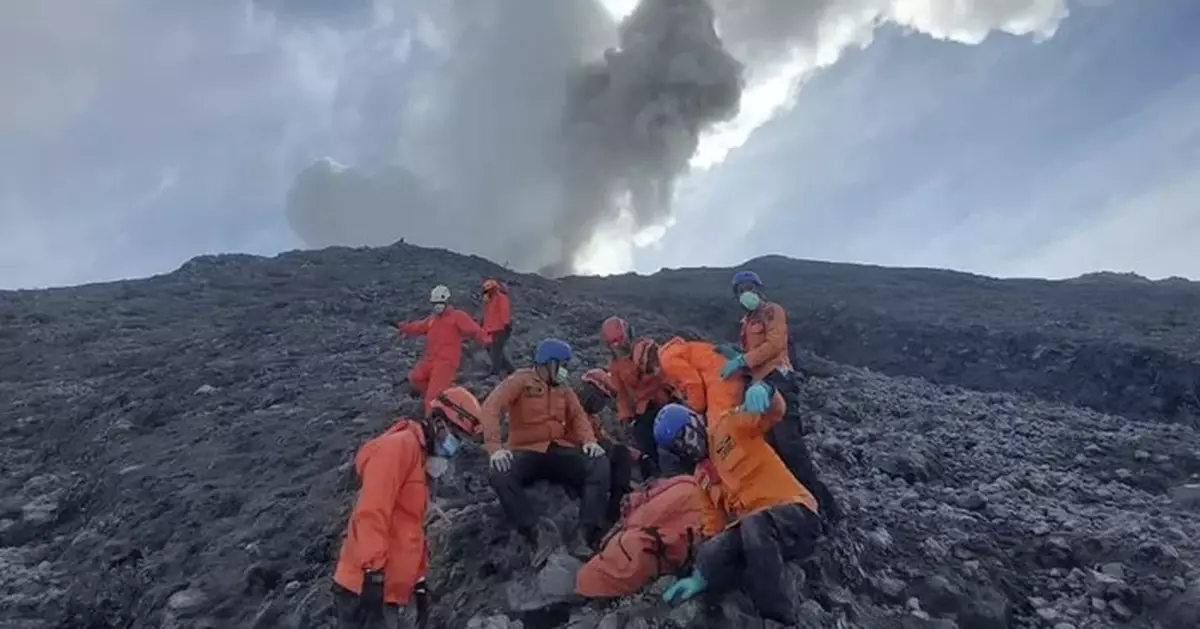 印尼馬拉皮火山噴發增至最少13死 繼續搜救10名登山客
