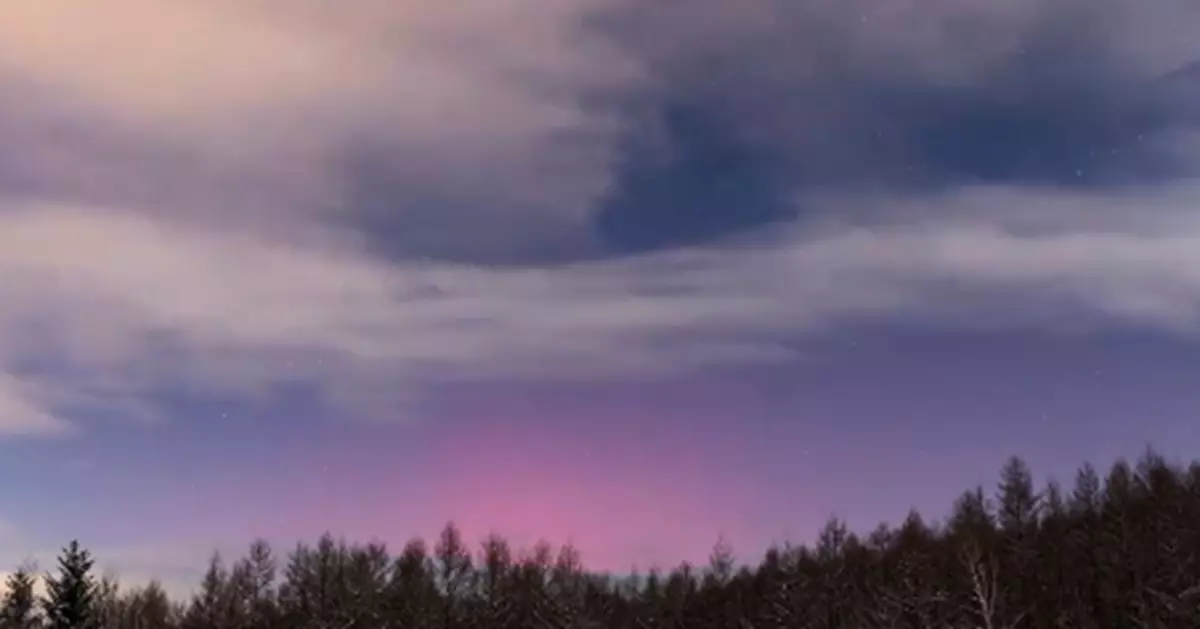 北海道驚現低緯度極光 夜空淡紅絕美畫面引網友震撼