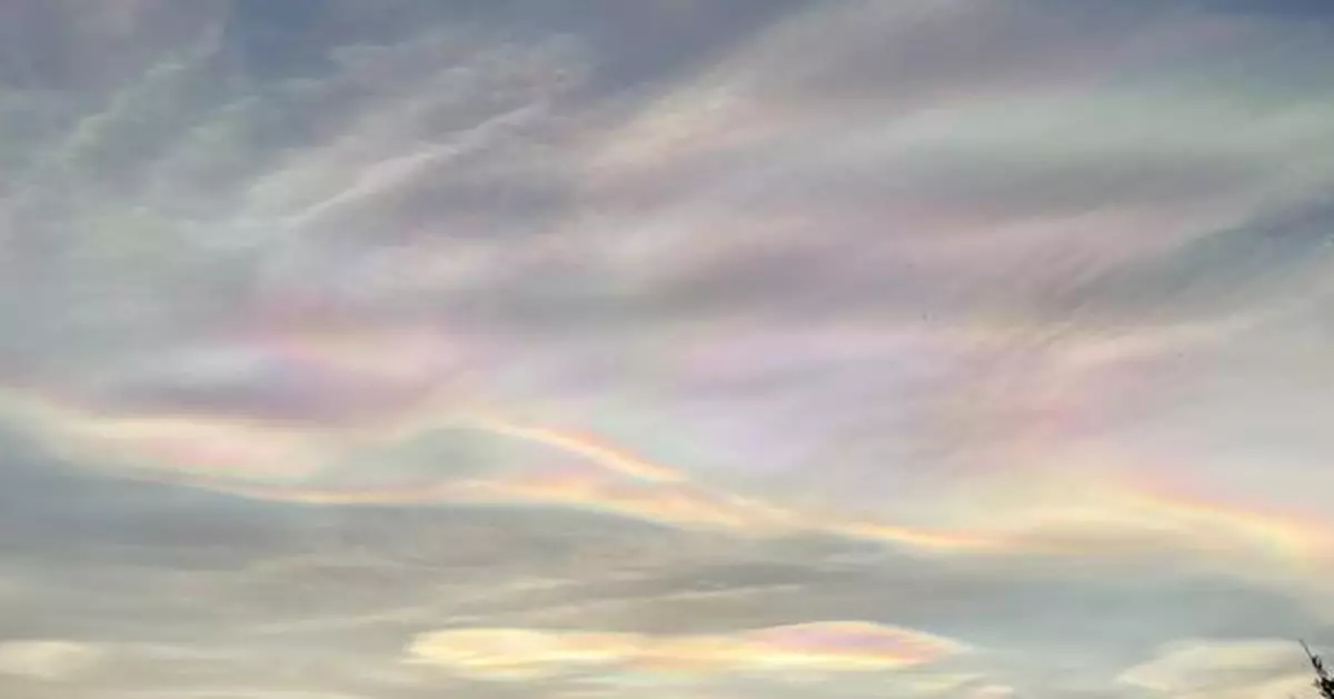 北極天空頻現「貝母雲」罕見過極光  天空呈現珍珠般閃亮光澤