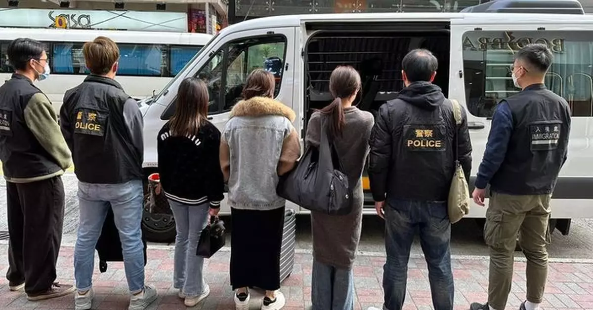 警方聯同入境處灣仔掃黃 拘15名內地女子涉違反逗留條件