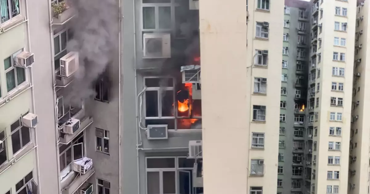 美孚新邨單位電暖爐燒著棉被釀火警 女戶主手傷送院30人需疏散