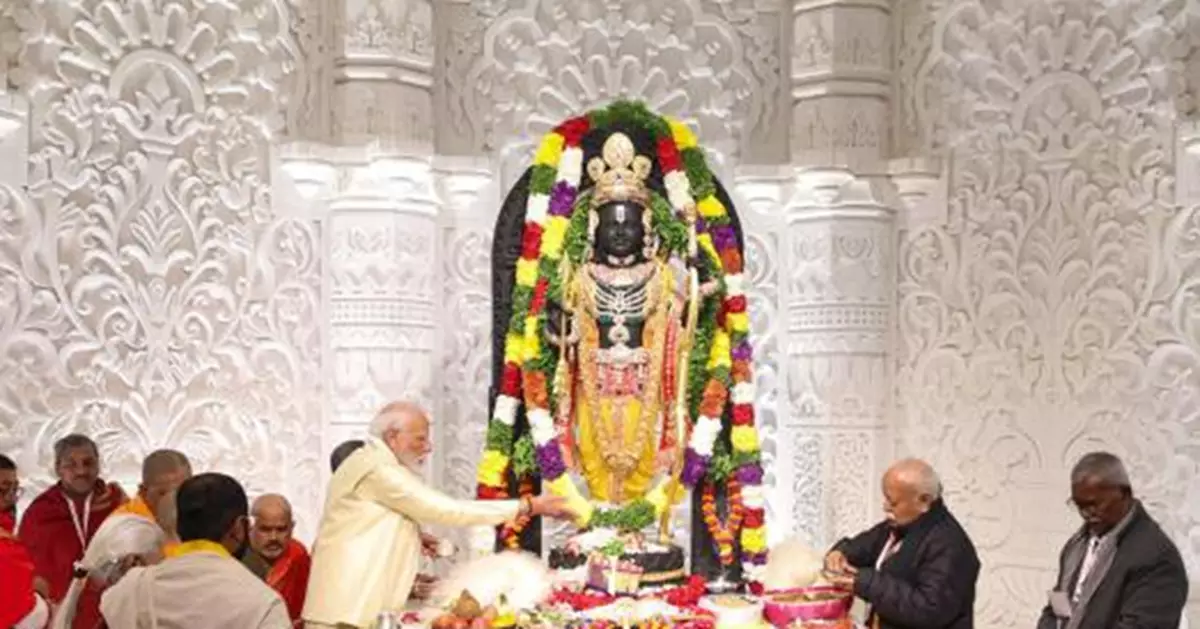 超豪華！印度羅摩王子神像開光儀式曝光 全身舖15公斤黃金、1.8萬顆鑽石