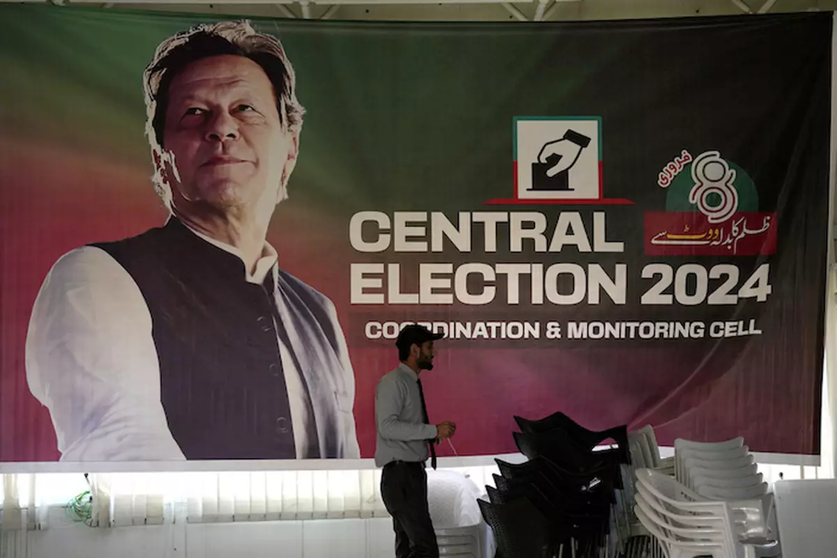巴基斯坦國民議會選舉 兩大黨俱稱獲勝 在囚伊姆蘭汗幕僚籲民眾和平示威
