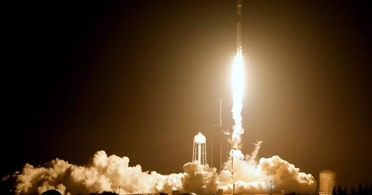 SpaceX「獵鷹9號」火箭搭載私人月球著陸器發射升空