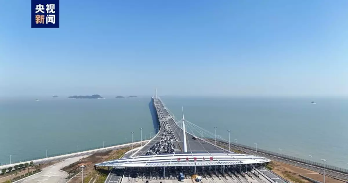 央視報道：初三逾13萬人次出入境港珠澳大橋創新高　破紀錄8千架次「港車北上」
