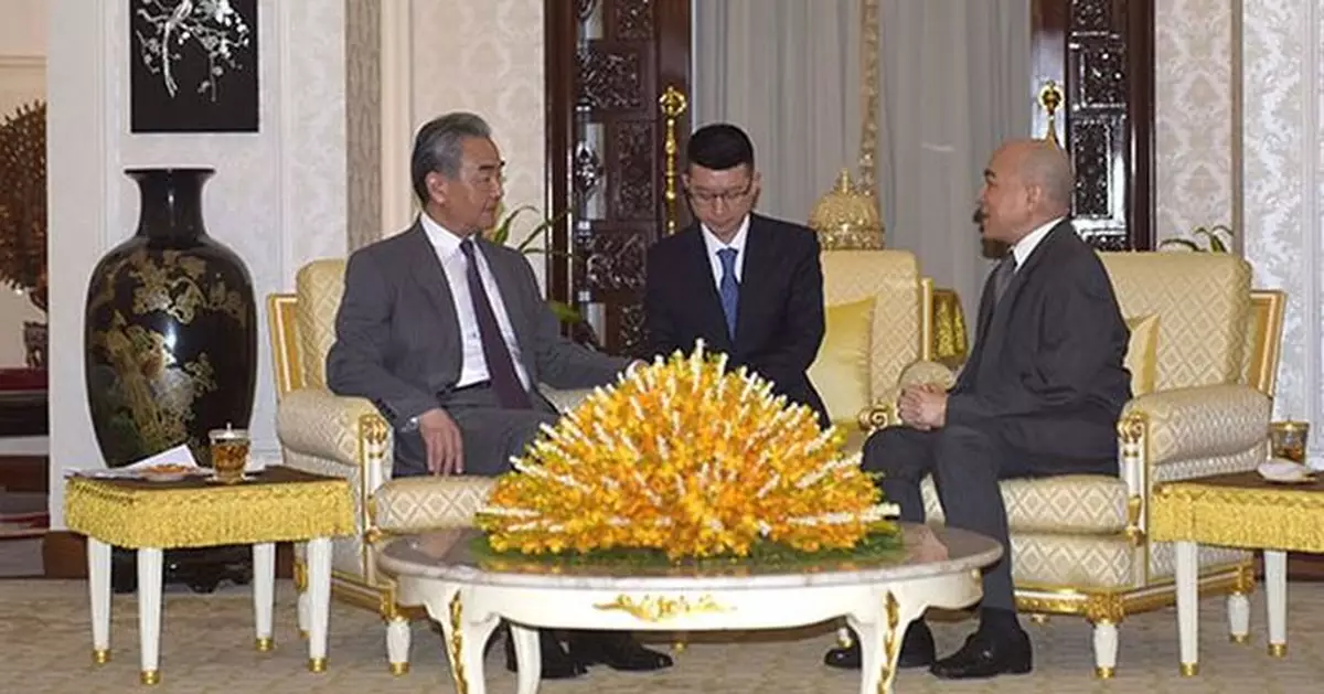 王毅晤柬埔寨國王西哈莫尼 冀中柬密切合作實現共同發展