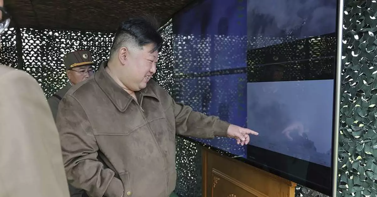 金正恩視察多管火箭炮試射 稱將為強化北韓火炮帶來戰略性改變