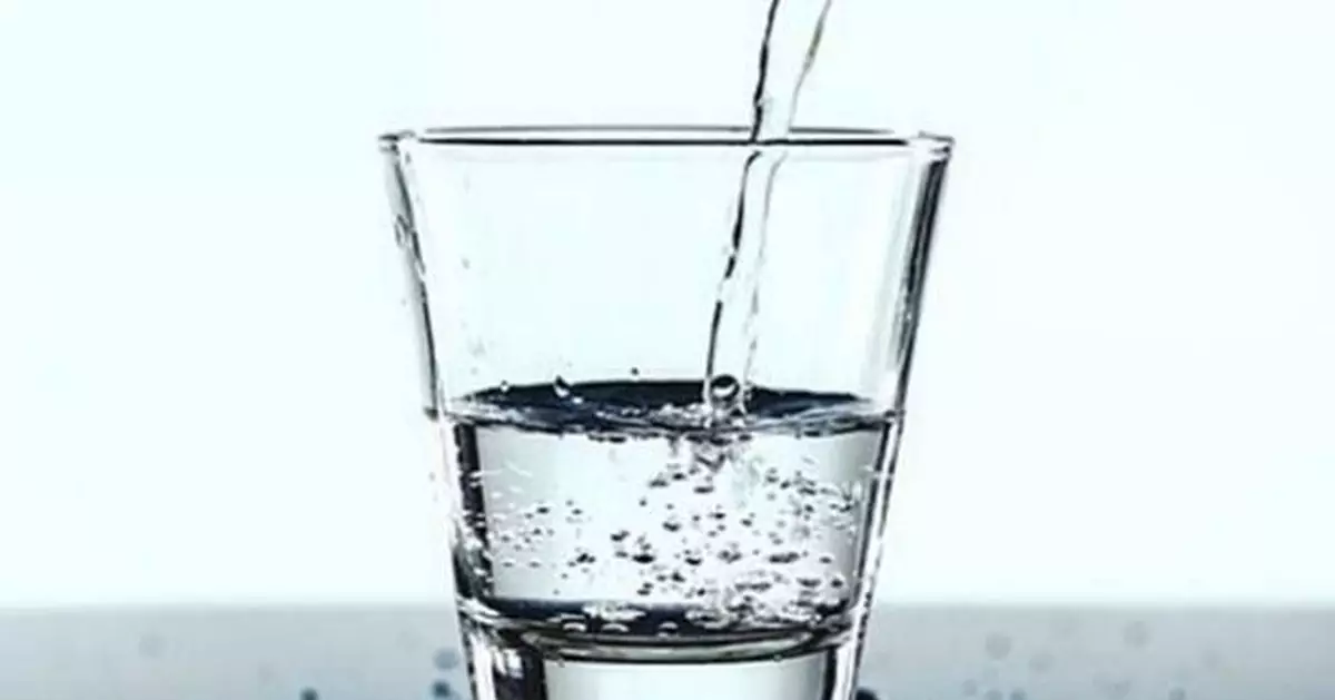 一瓶水要價200蚊！英國米芝蓮餐廳推「天價水單」 售價比葡萄酒還貴