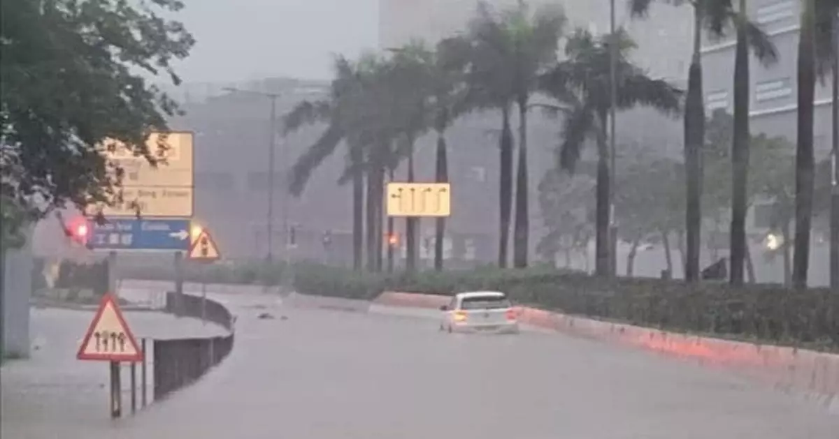 天文台﹕中午一度有機會發黑雨警告 將軍澳雨量逾400毫米