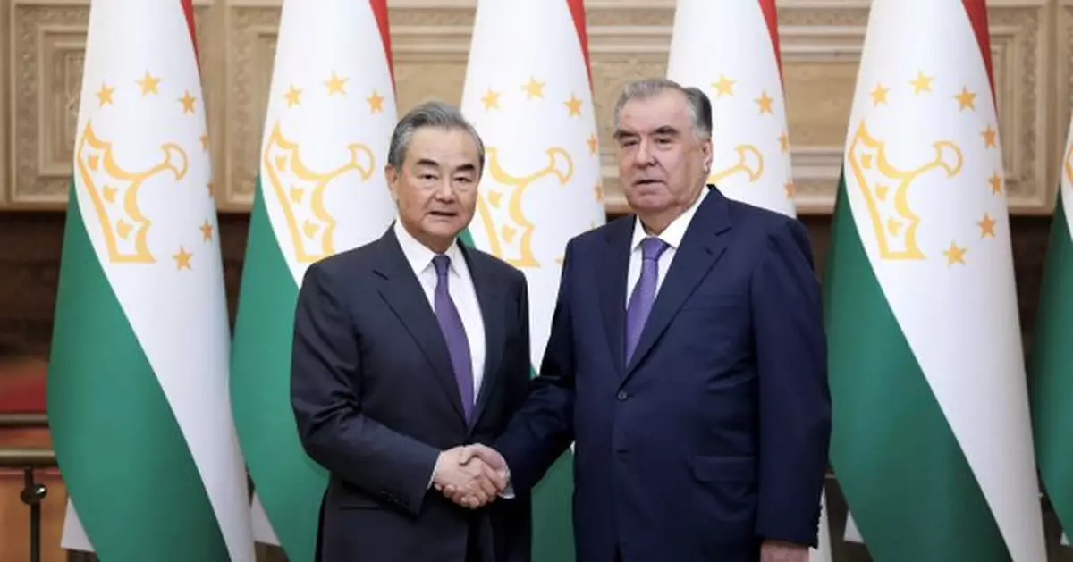 王毅晤塔吉克總統 指中方致力助塔吉克提升經濟發展水平