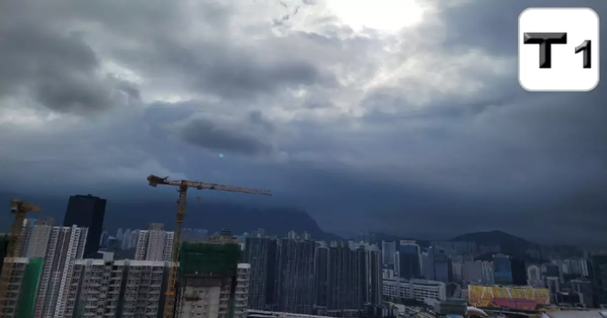 天文台：1號風球至少維持至周五早6時 視情況評估是否改發3號強風信號