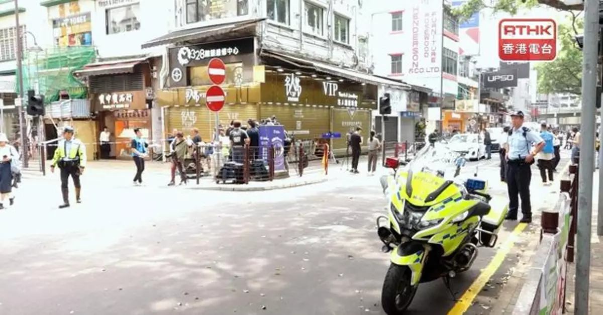 五名南亞裔男子持利刀鎚仔企圖行劫珠寶店　當場被警方制服拘捕